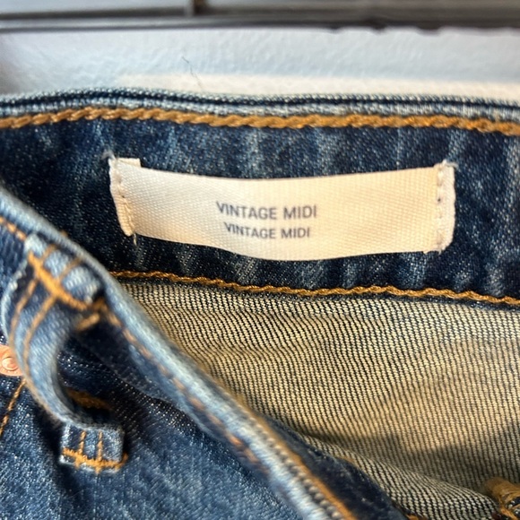 Denim Women's Shorts size 12/31 universal thread brand midi stretch shorts. - Picture 4 of 7
